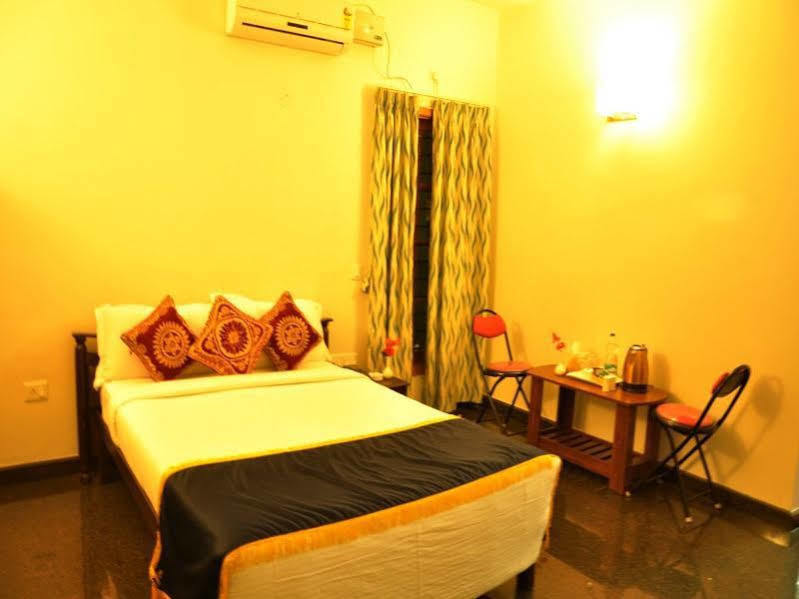 Orange Suites Airport Transit Stay Yelahanka Екстериор снимка