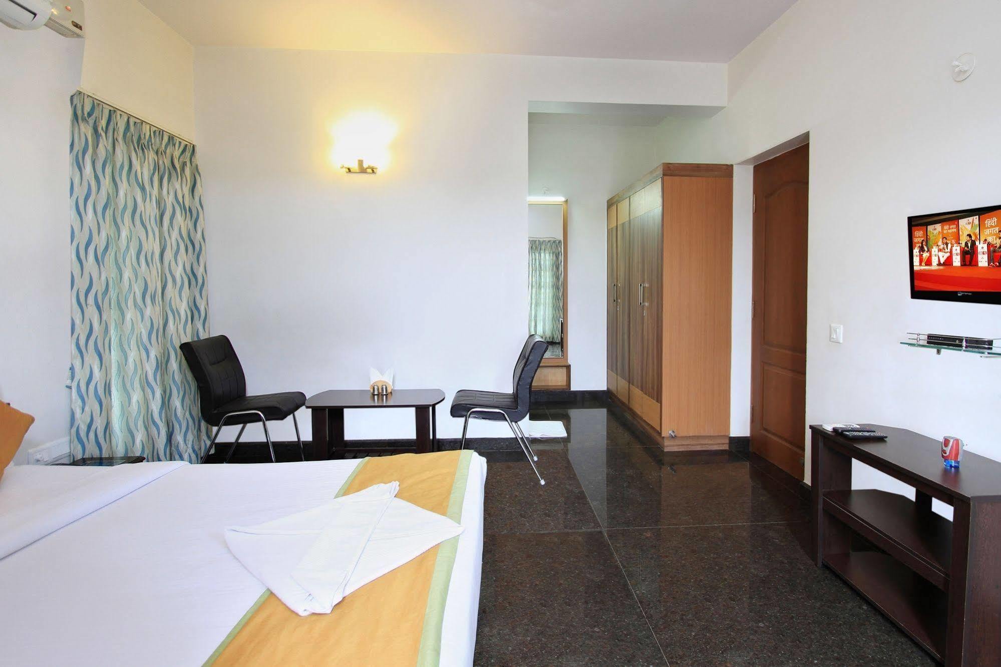 Orange Suites Airport Transit Stay Yelahanka Екстериор снимка