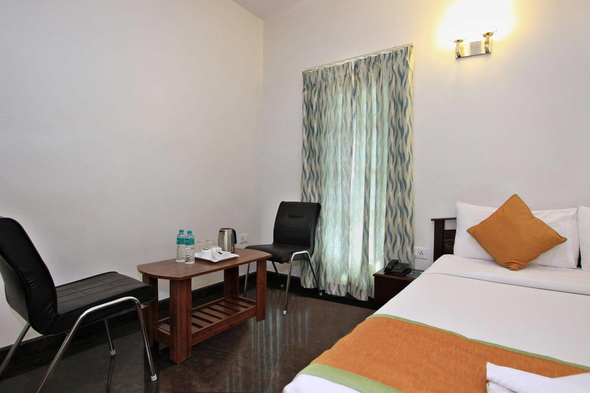 Orange Suites Airport Transit Stay Yelahanka Екстериор снимка