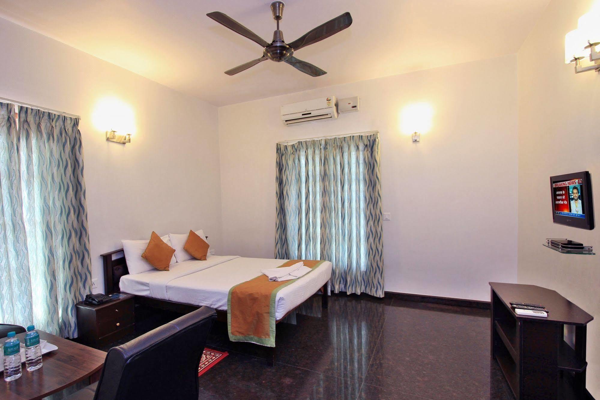 Orange Suites Airport Transit Stay Yelahanka Екстериор снимка