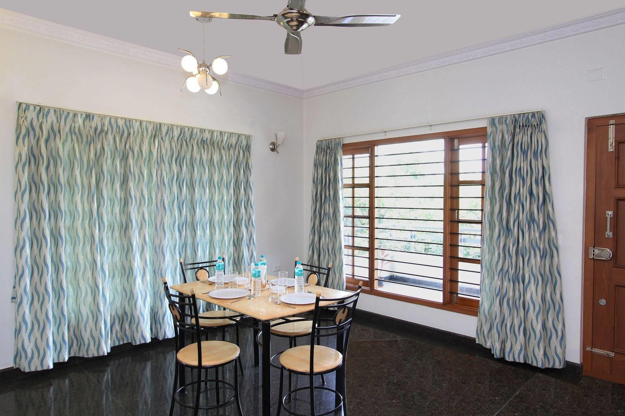 Orange Suites Airport Transit Stay Yelahanka Екстериор снимка