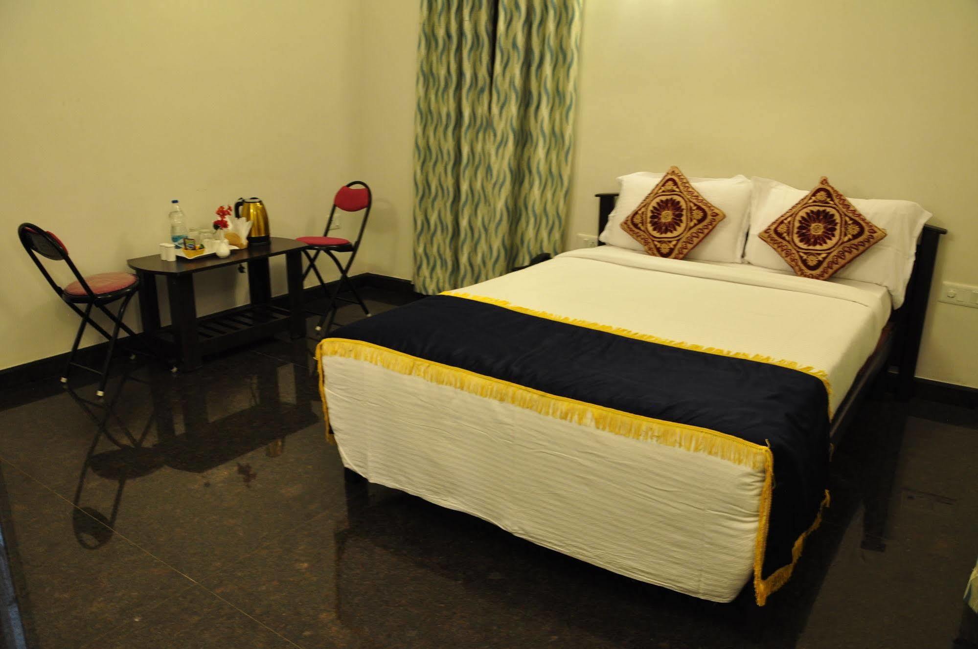 Orange Suites Airport Transit Stay Yelahanka Екстериор снимка